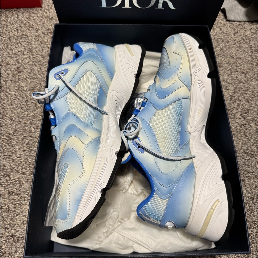 Men’s Dior Gradient Blue and White Sneakers size 11.5 - Picture 2 of 7